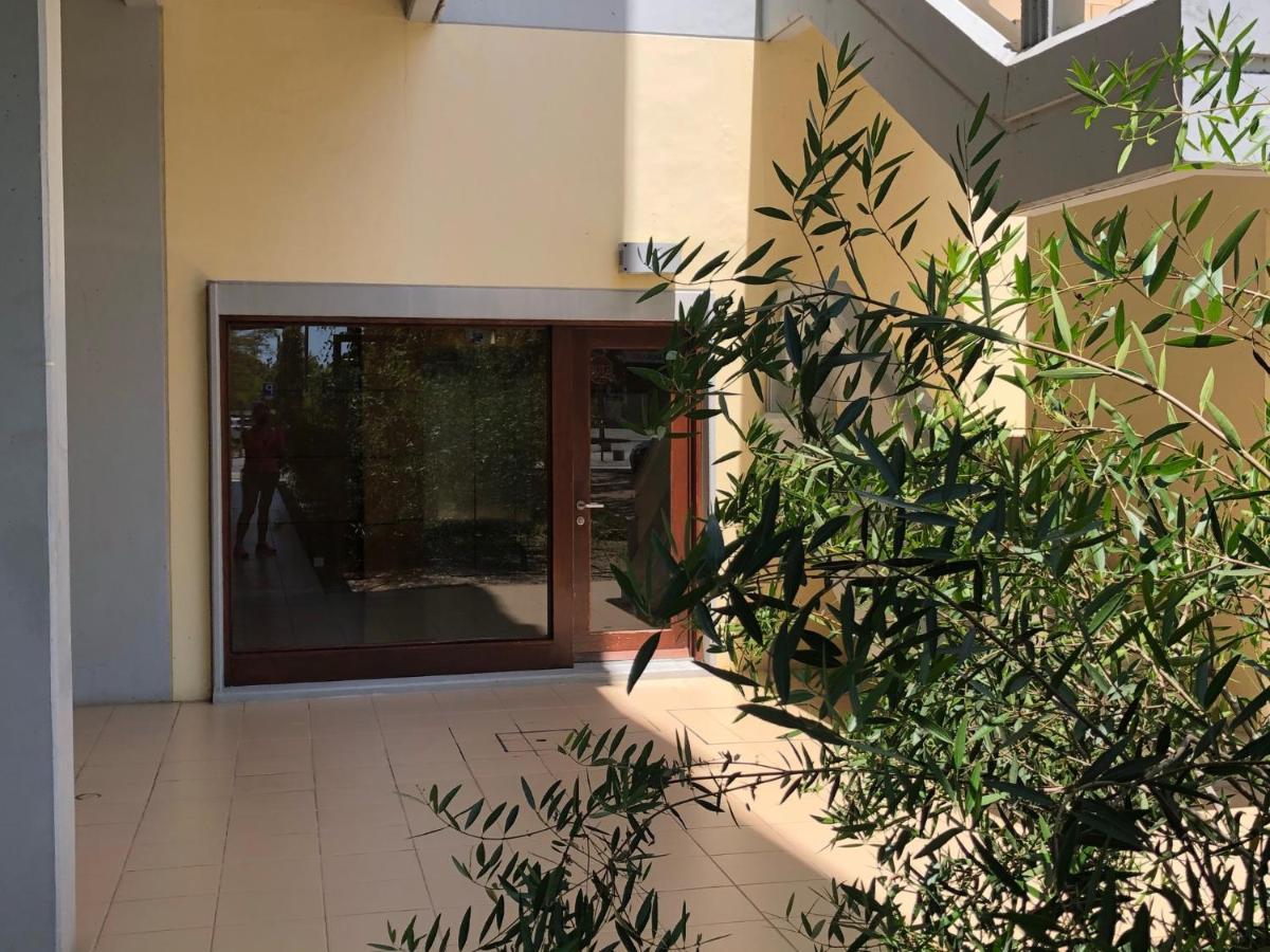 Beautiful Penthouse Apartment With Terrace - 4 Minute Walk To The Beach Troia Buitenkant foto